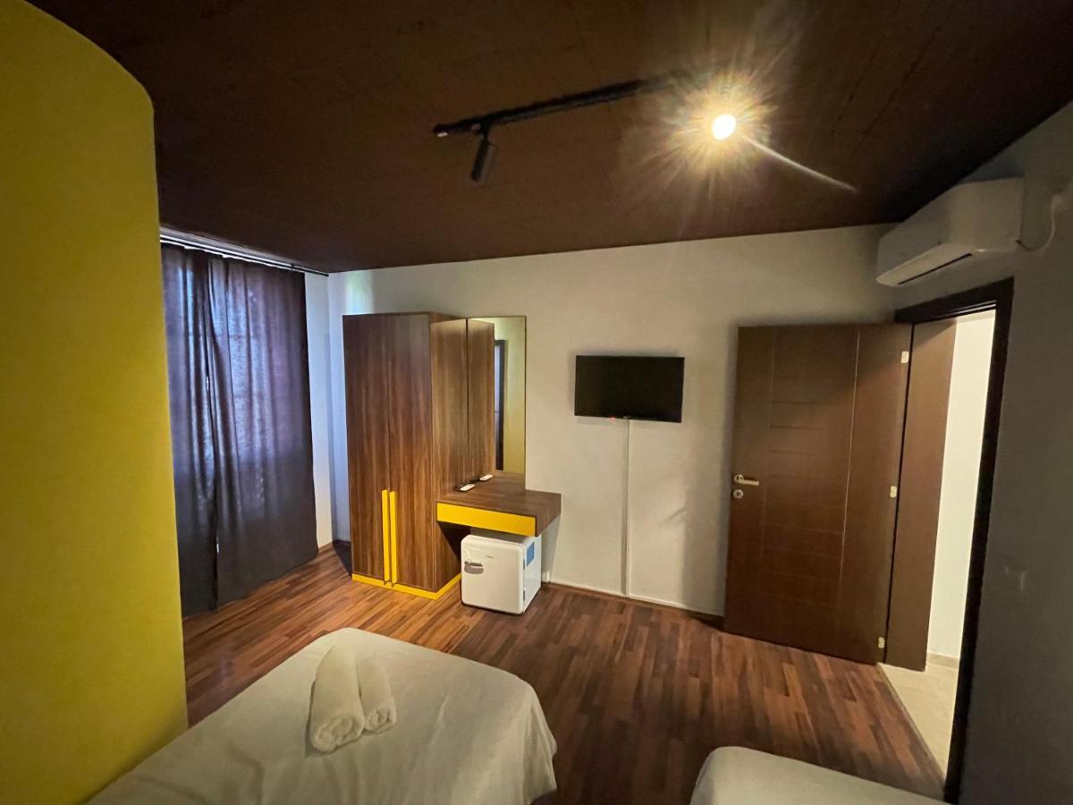 Hotel Hiserra Призрен Экстерьер фото