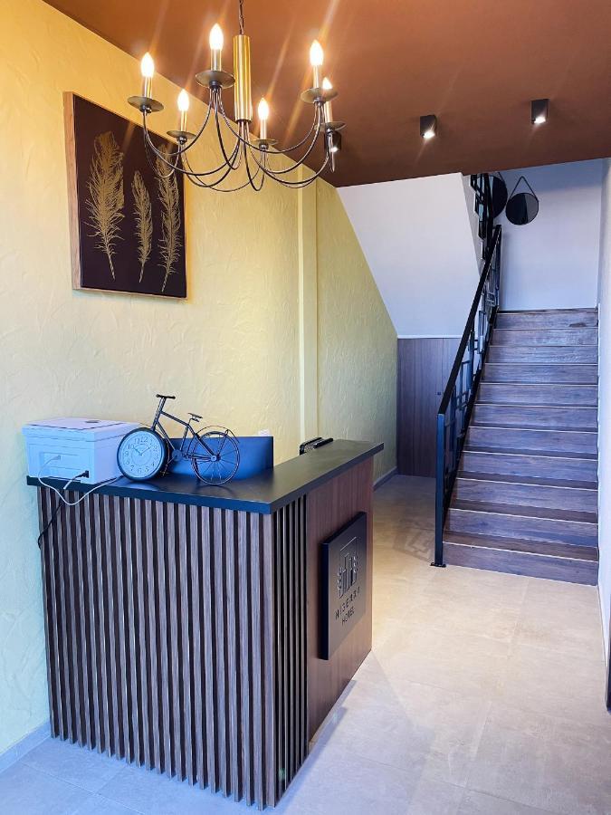 Hotel Hiserra Призрен Экстерьер фото