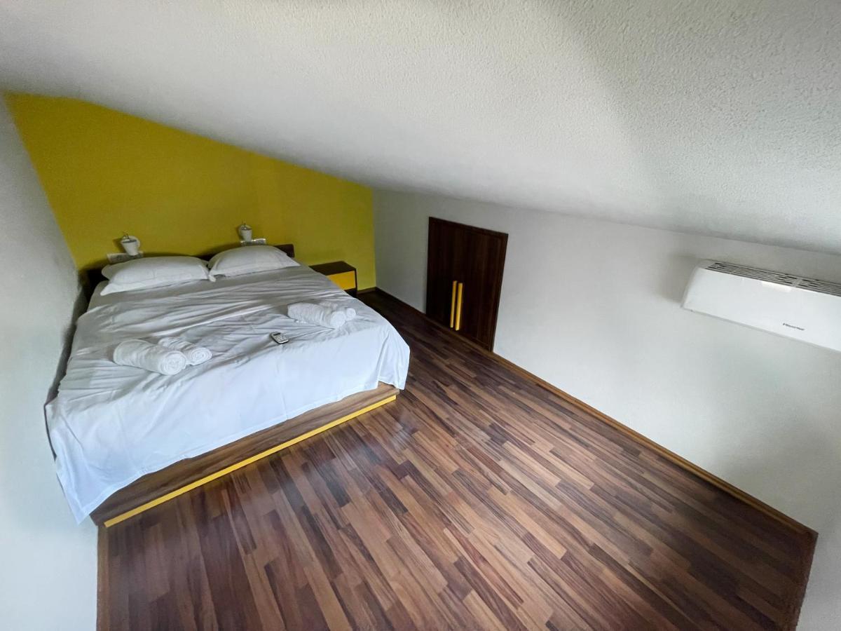 Hotel Hiserra Призрен Экстерьер фото