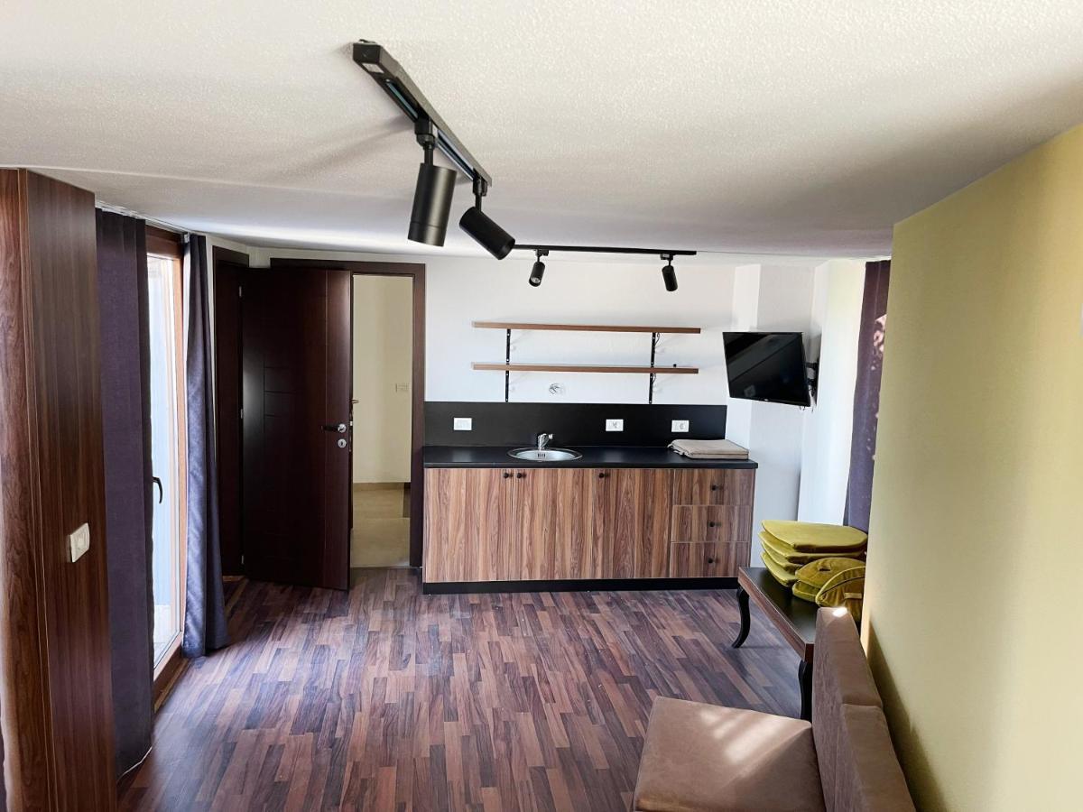 Hotel Hiserra Призрен Экстерьер фото