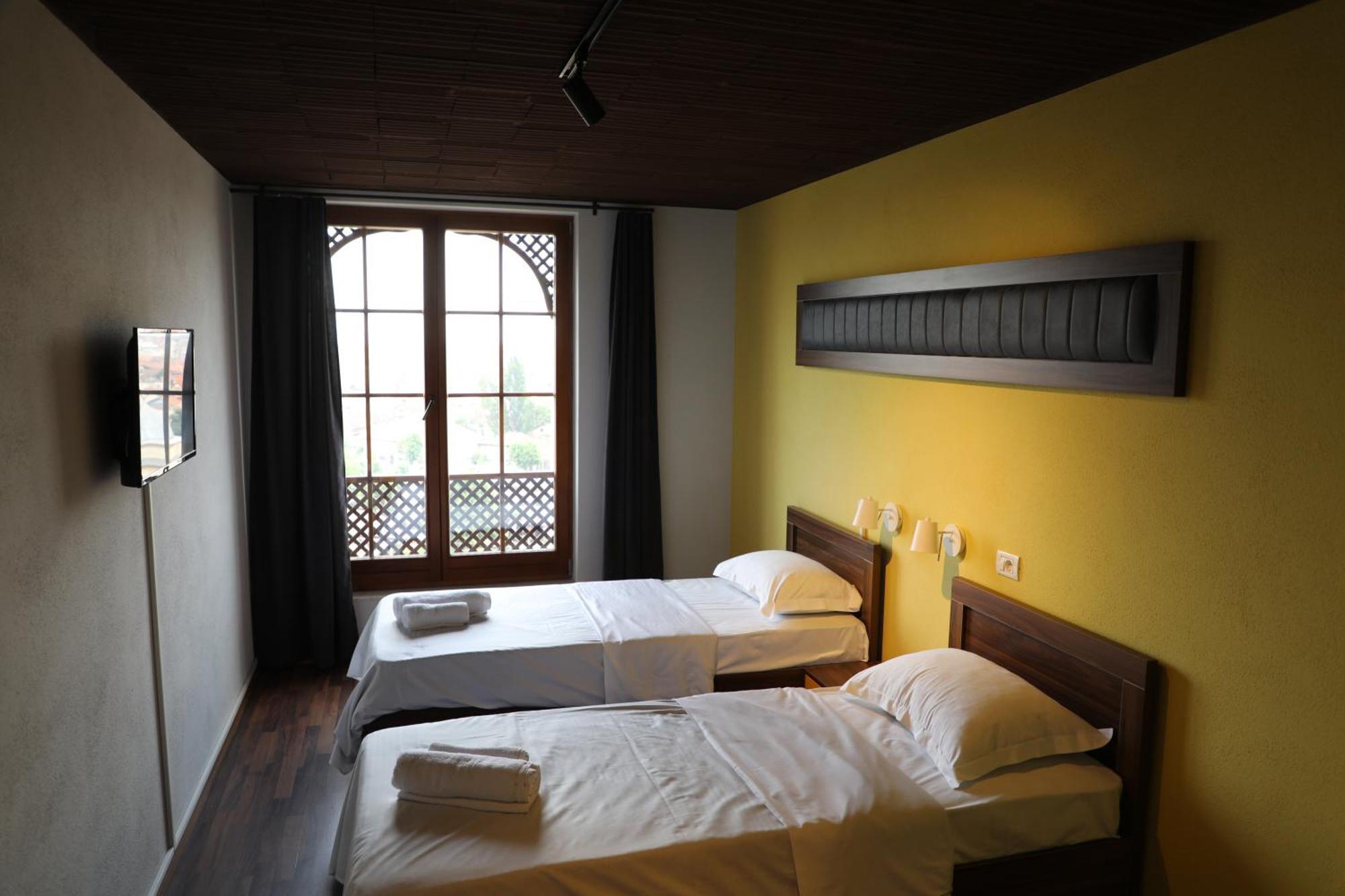 Hotel Hiserra Призрен Экстерьер фото
