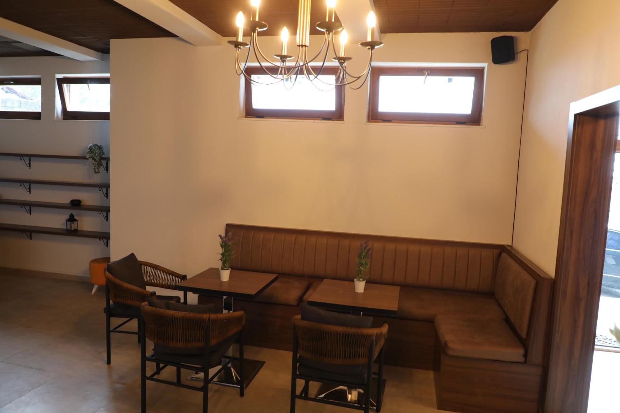 Hotel Hiserra Призрен Экстерьер фото
